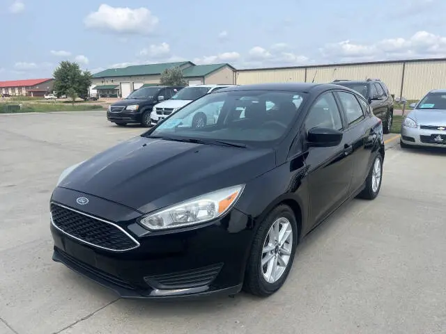 2018 Ford Focus SE Hatchback photo 4