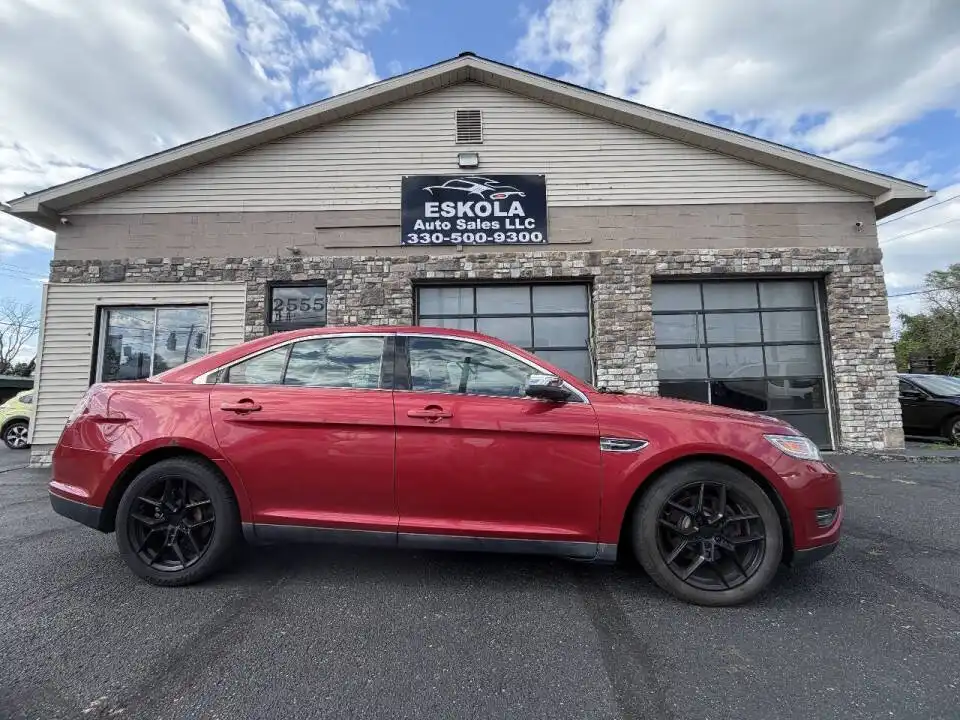 2011 Ford Taurus Limited FWD's photo
