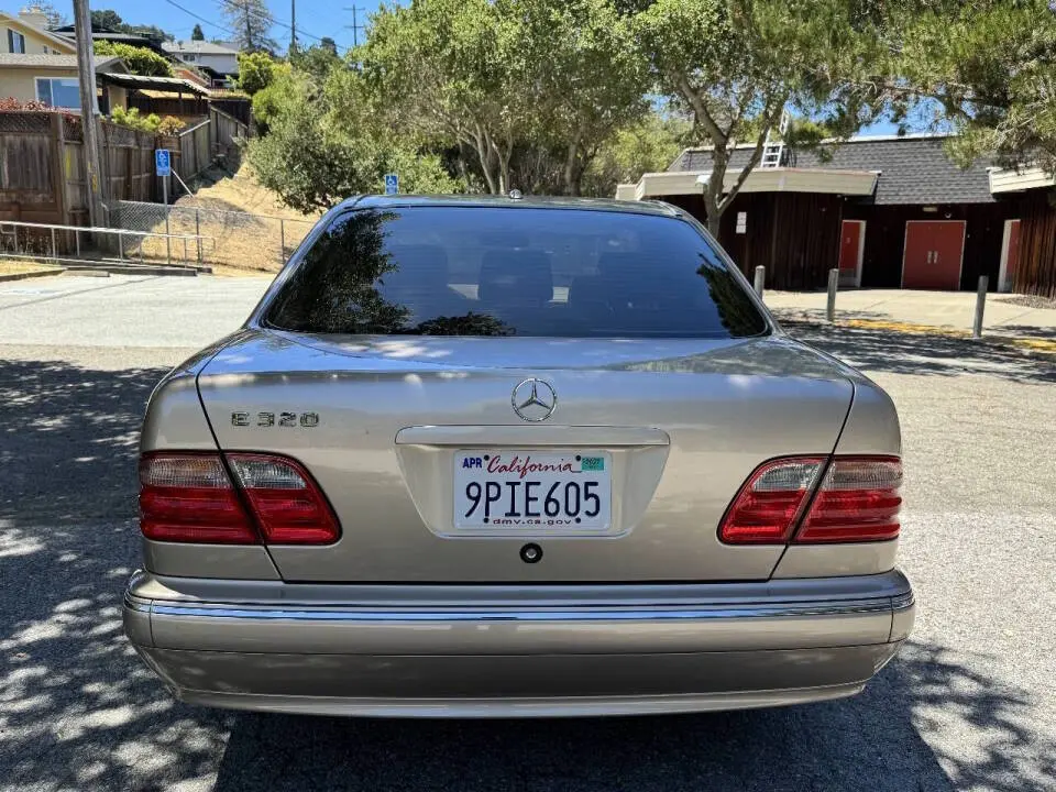 2000 Mercedes-Benz E-Class E 320 photo 5