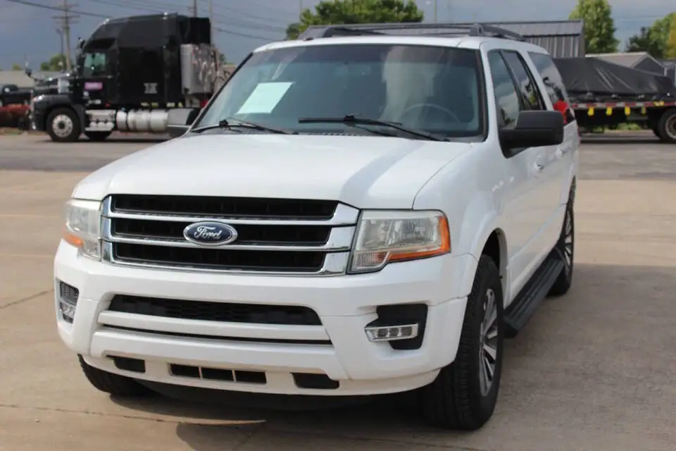 2017 Ford Expedition XLT EL photo 1