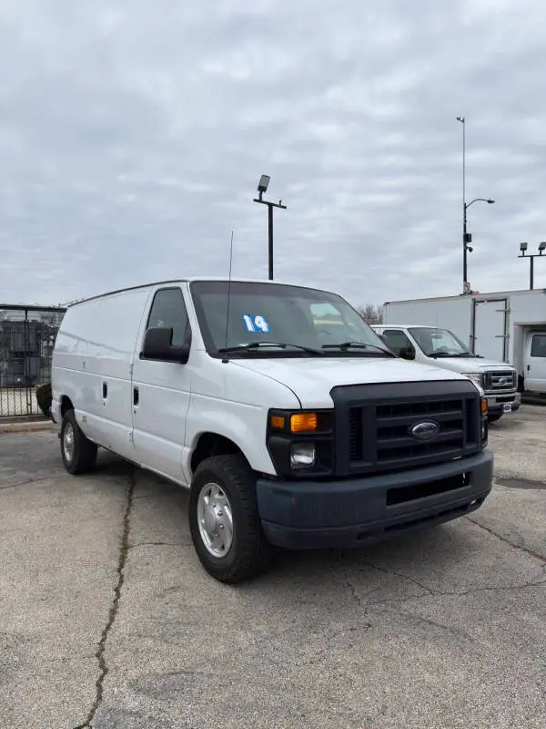 2014 Ford E-Series E-250 Van photo 3