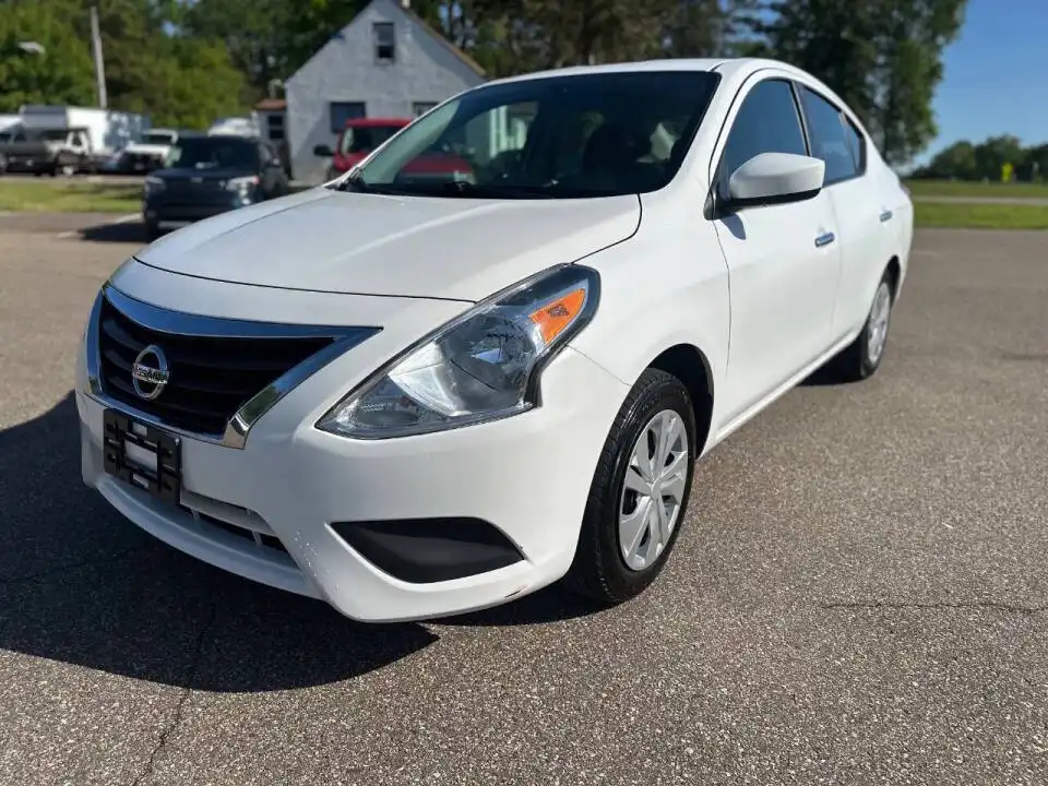 2019 Nissan Versa 1.6 SV CVT's photo