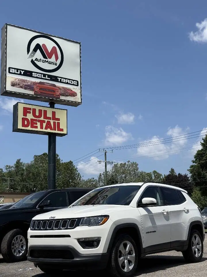 2017 Jeep Compass Latitude 4X4 photo 1