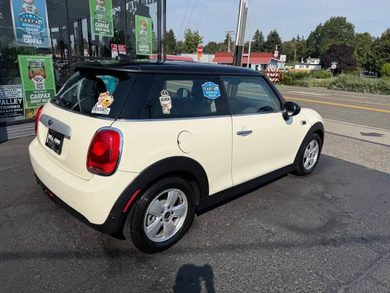 2014 MINI Cooper Base photo 5