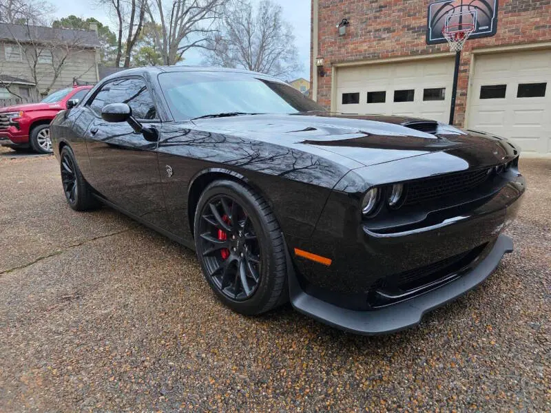 2016 Dodge Challenger SRT Hellcat photo 4