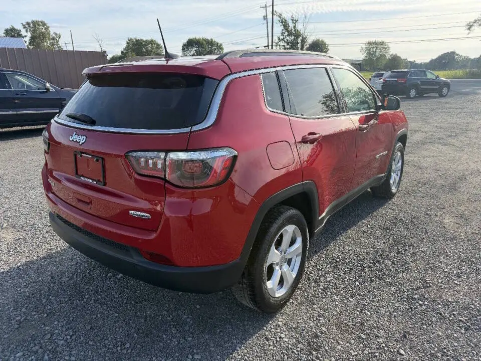 2018 Jeep Compass Latitude 4WD photo 3