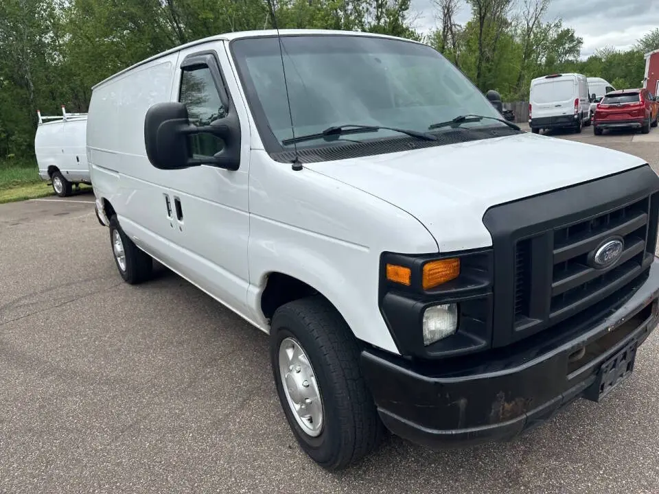 2012 Ford E-Series E-250 Van photo 3