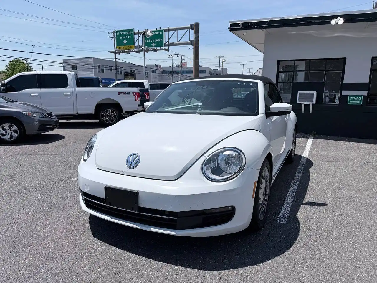 2016 Volkswagen Beetle 1.8T S Conv. auto PZEV's photo