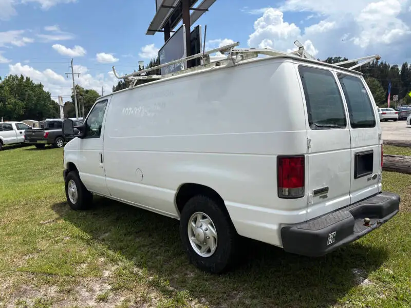 2014 Ford E-Series E-250 Van photo 1