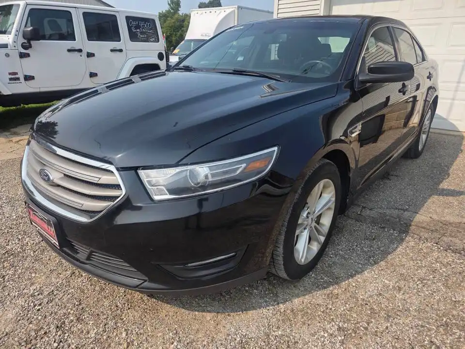2016 Ford Taurus SEL FWD's photo