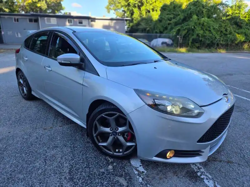 2014 Ford Focus ST Hatchback 5-Door's photo