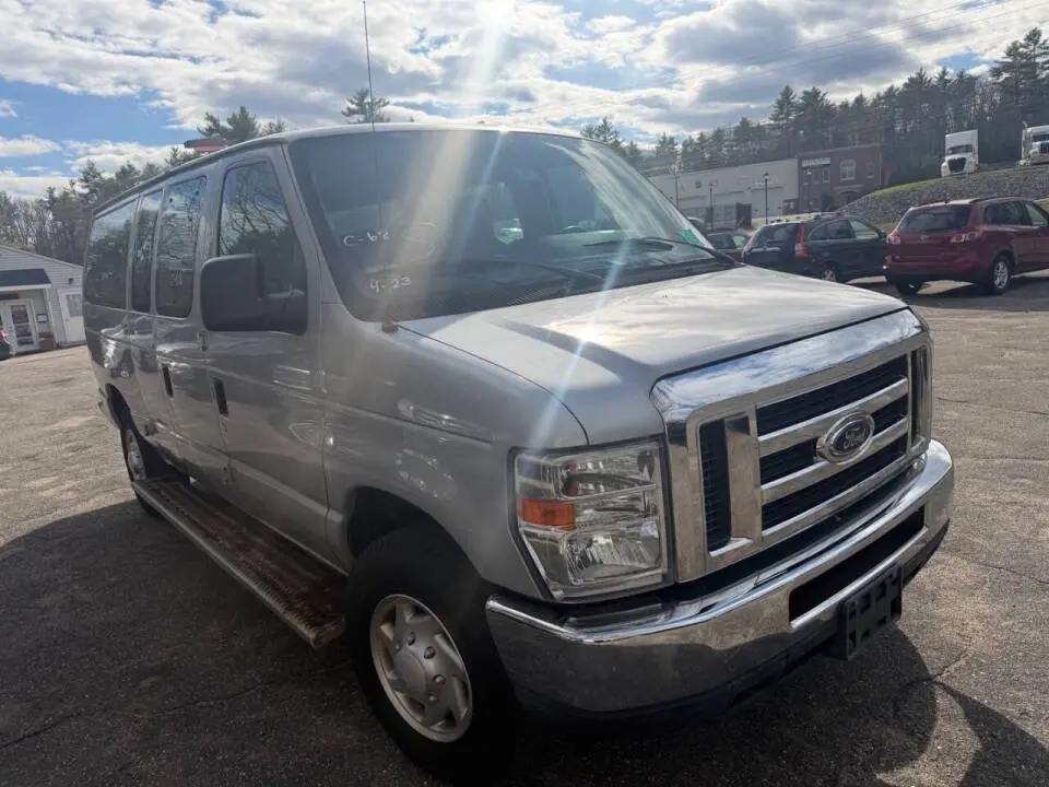 2013 Ford E-Series E-250 Van photo 3