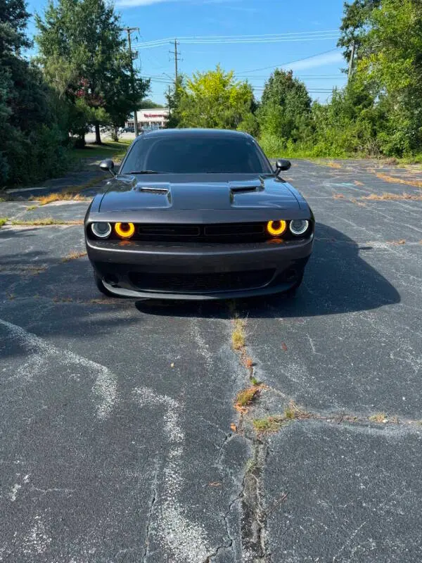 2021 Dodge Challenger SXT Auto photo 4
