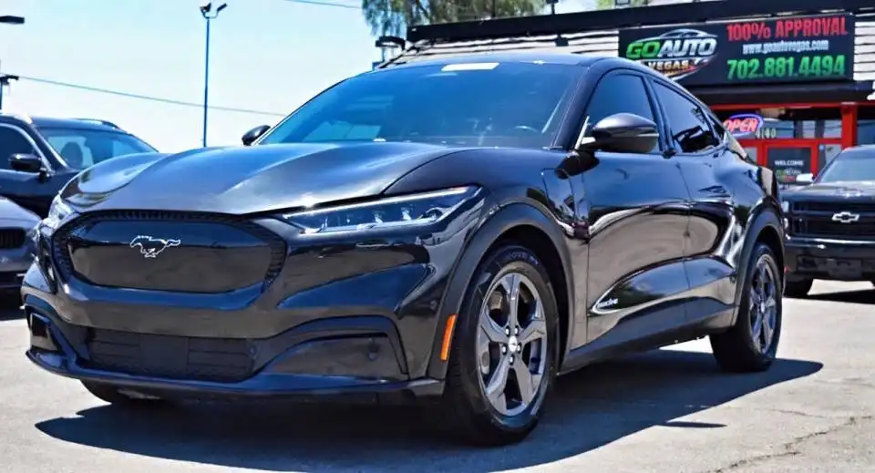 2022 Ford Mustang-Mach-e Select's photo