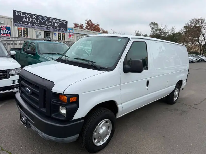 2011 Ford E-Series E-150 Van photo 1