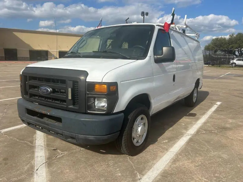 2012 Ford E-Series E-150 Van photo 3