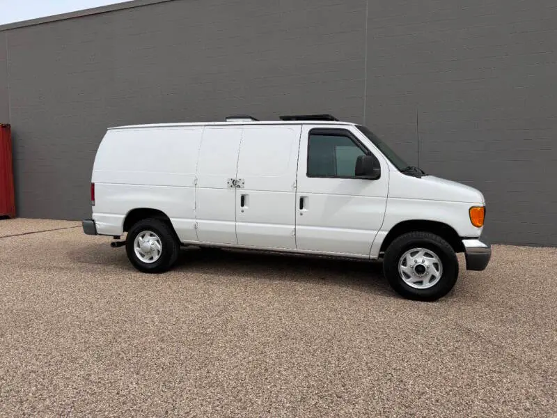 2007 Ford E-Series E-150 Van photo 4