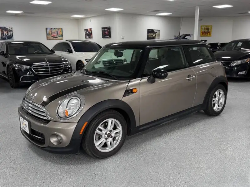 2013 MINI Cooper Base photo 4