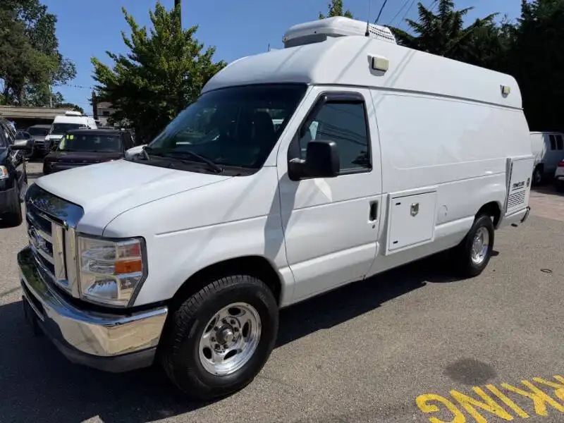 2011 Ford E-Series E-350 Super Duty Extended's photo