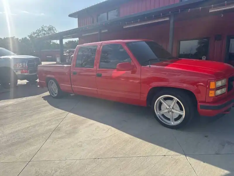 1999 GMC Sierra C2500 SL CREW CAB's photo