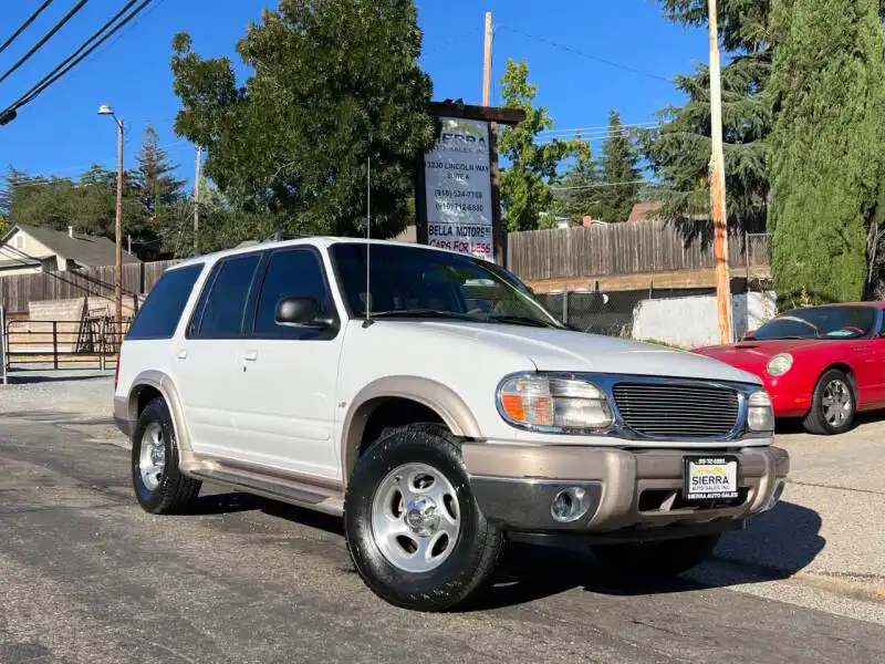 2000 Ford Explorer Eddie Bauer AWD's photo