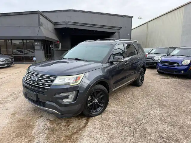 2017 Ford Explorer XLT FWD's photo