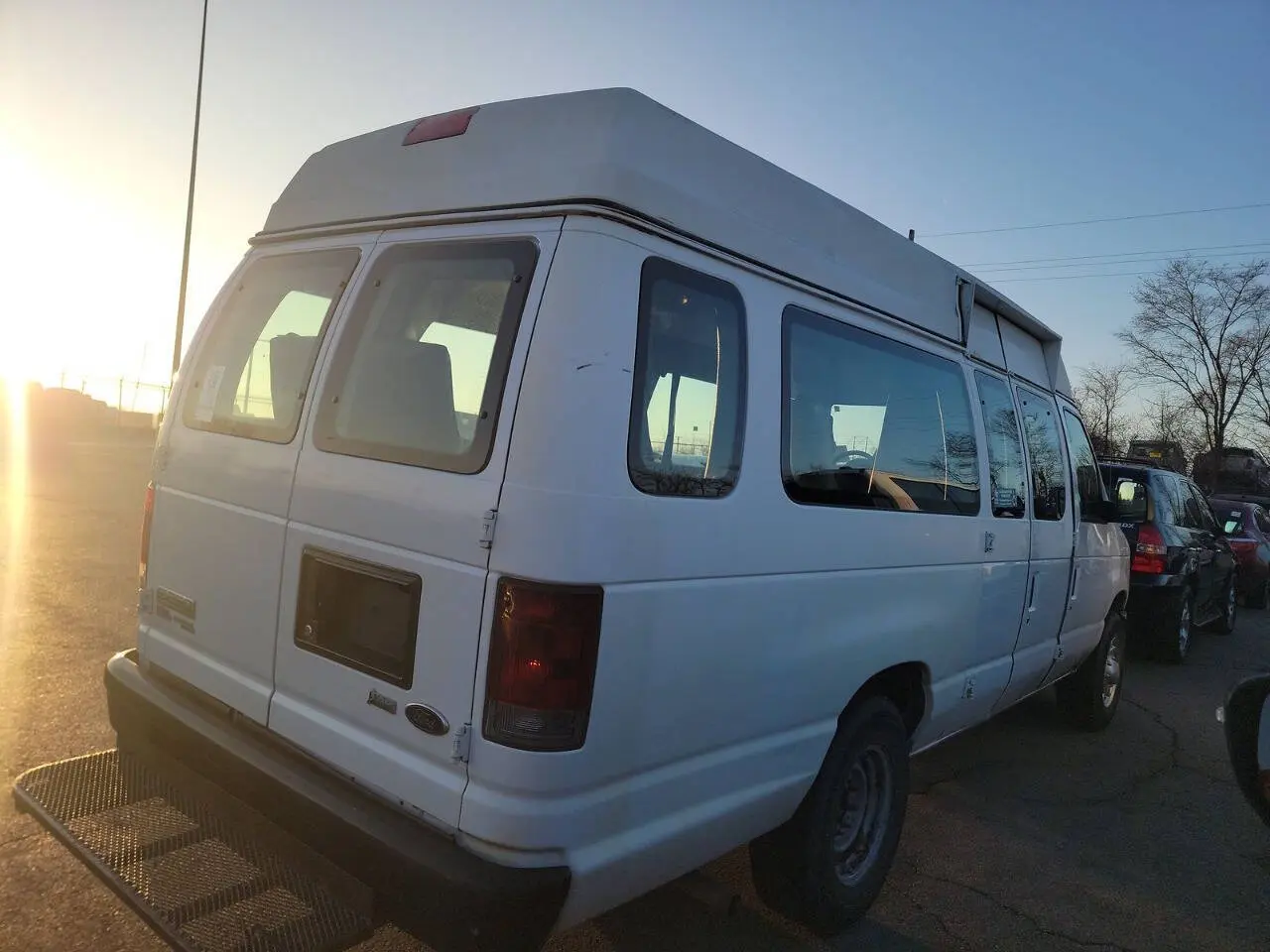 2012 Ford E-Series E-250 Extended photo 4