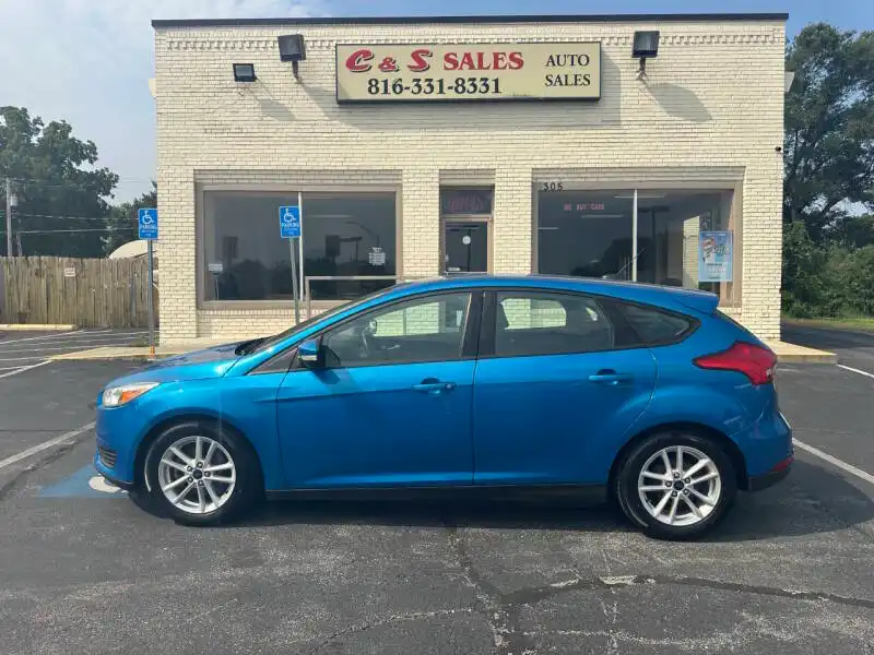 2016 Ford Focus 5 Door Hatch SE's photo