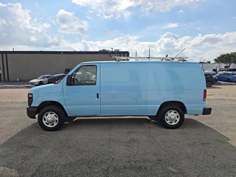 2013 Ford E-Series E-150 Van photo 4