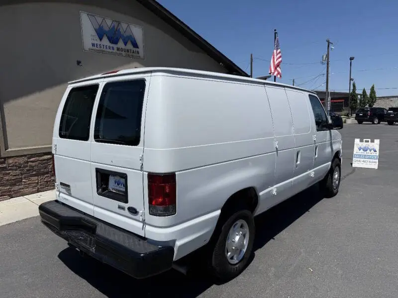 2012 Ford E-Series E-250 Van photo 3