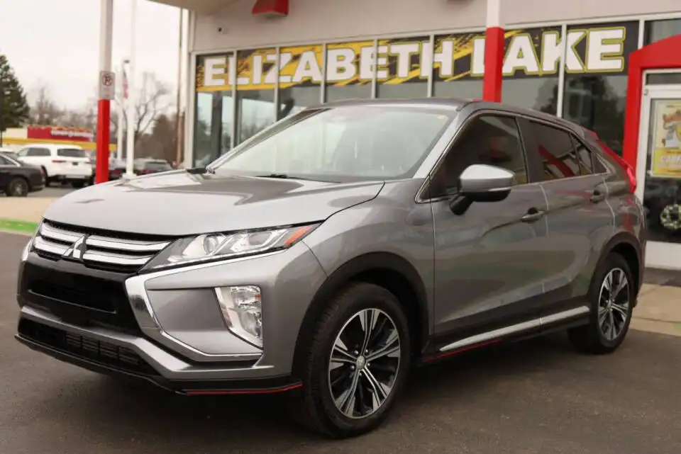 2020 Mitsubishi Eclipse Cross SE 2WD's photo
