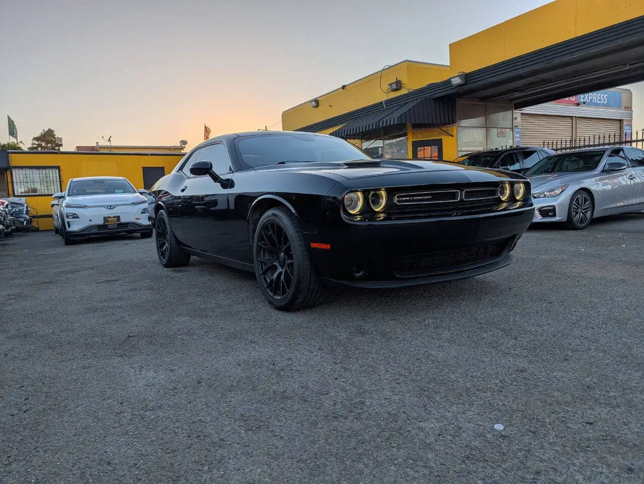 2018 Dodge Challenger SXT's photo