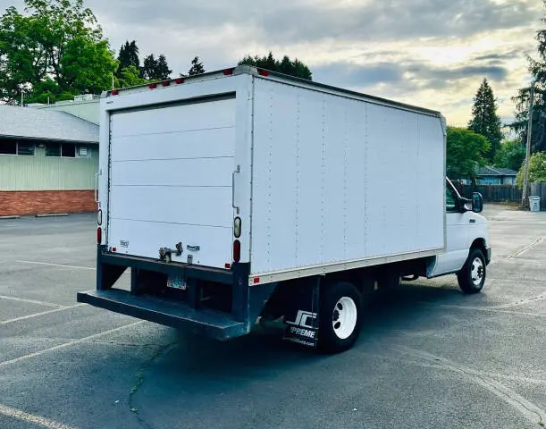 2008 Ford E-Series undefined photo 3