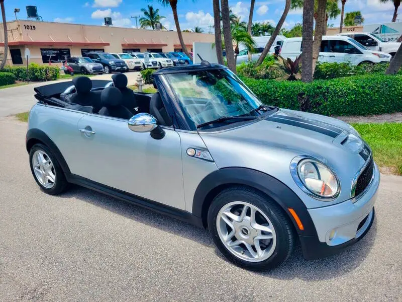 2010 MINI Cooper S photo 3