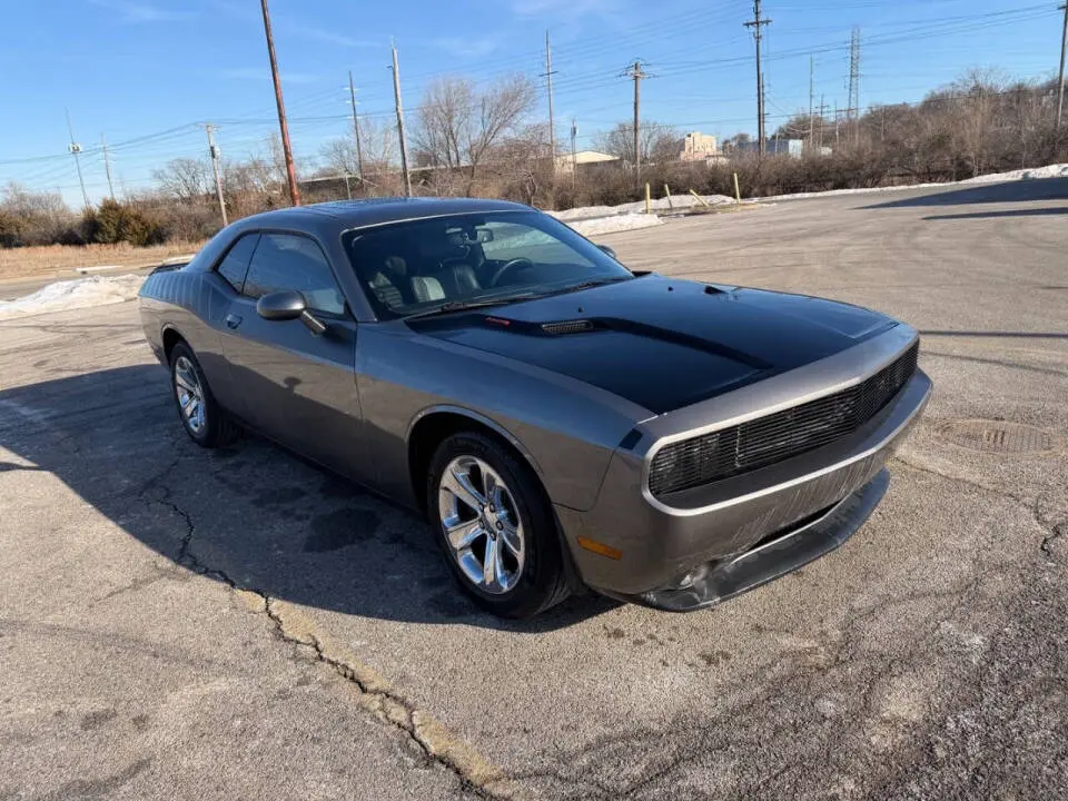 2012 Dodge Challenger SXT photo 3