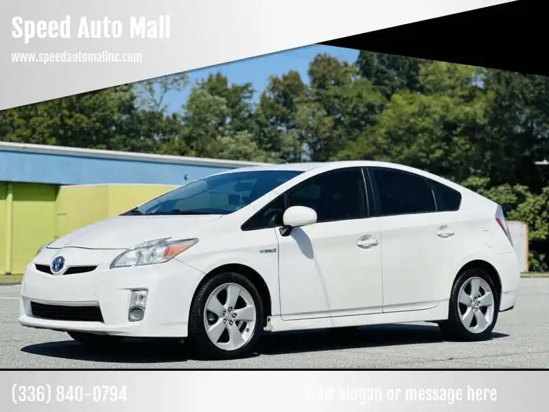 2010 Toyota Prius III's photo