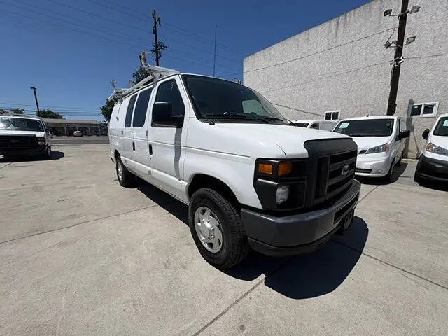 2013 Ford E-Series E-250 Van photo 5