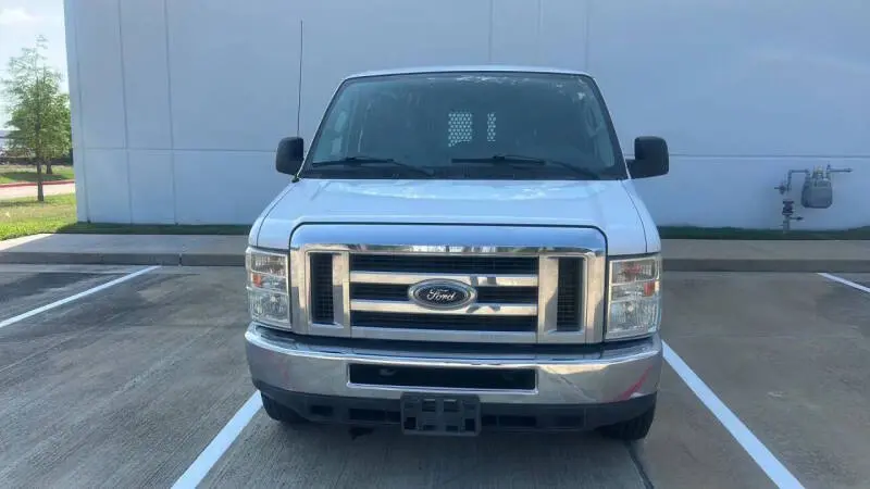 2012 Ford E-Series E-250 Van photo 3