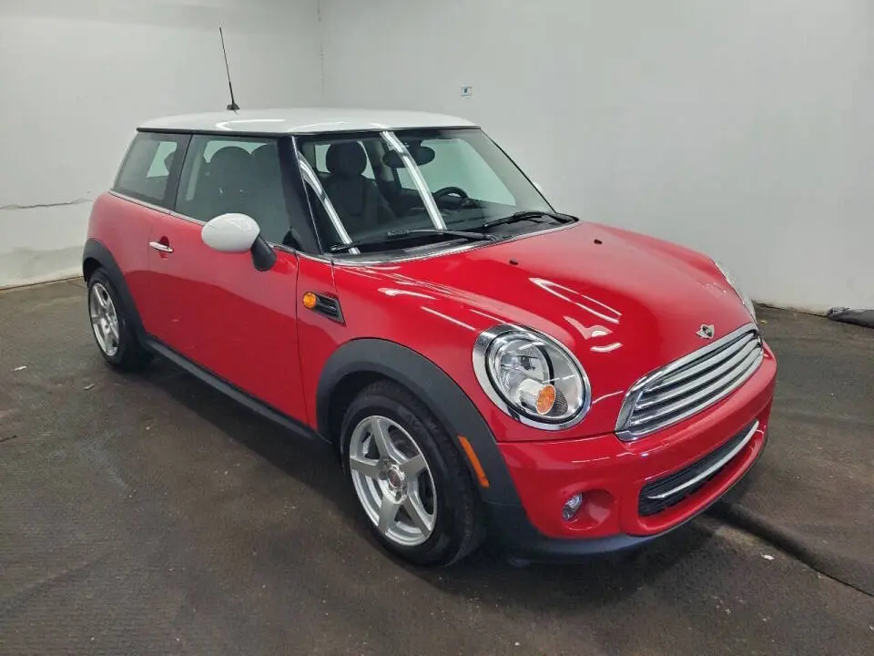 2013 MINI Cooper Base photo 3