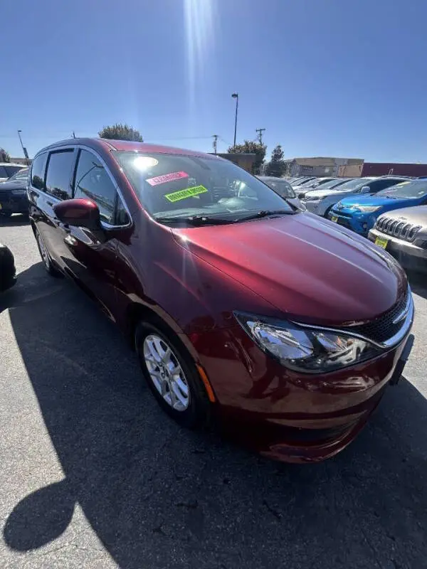 2018 Chrysler Pacifica LX photo 5