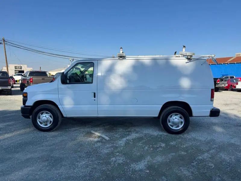 2014 Ford E-Series E-250 Van photo 4