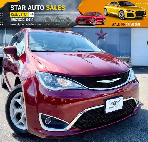 2017 Chrysler Pacifica Touring L Plus's photo