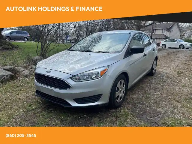 2016 Ford Focus Sedan S's photo