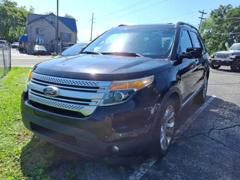 2013 Ford Explorer XLT photo 1