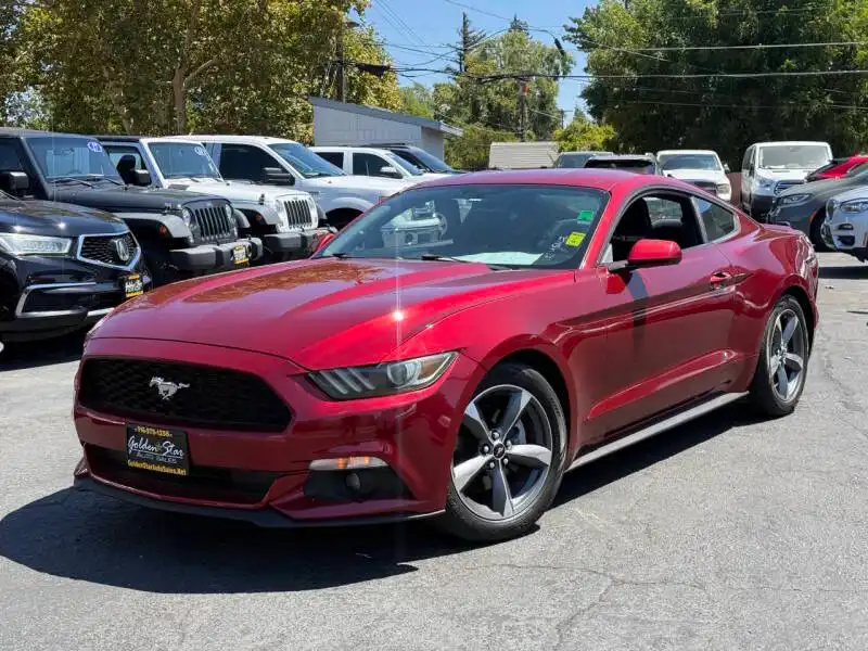 2015 Ford Mustang V6 Coupe's photo
