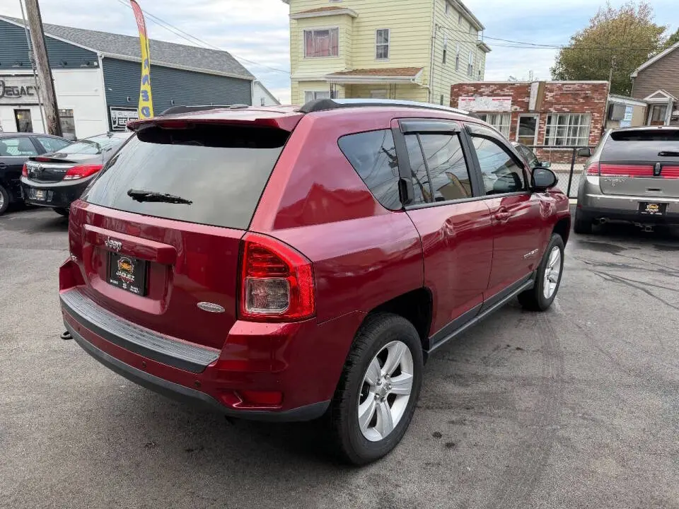 2012 Jeep Compass Latitude 4X4 photo 5