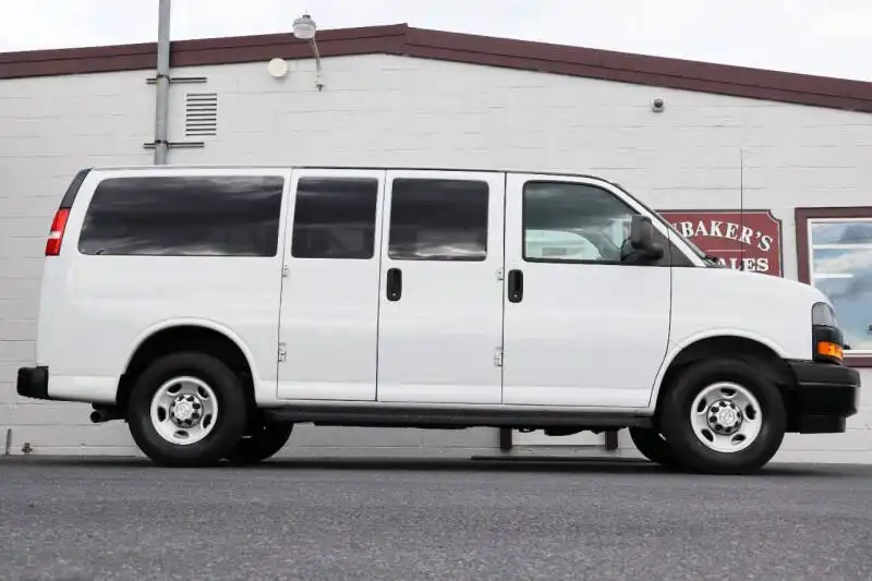 2018 Chevrolet Express LS 2500's photo