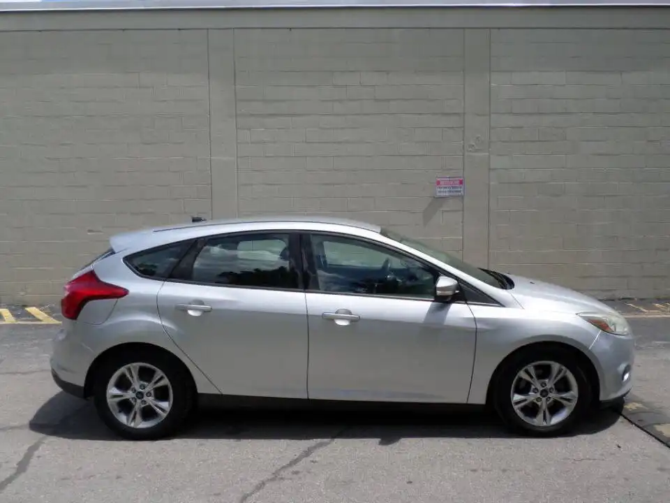 2014 Ford Focus 5 Door Hatch SE's photo