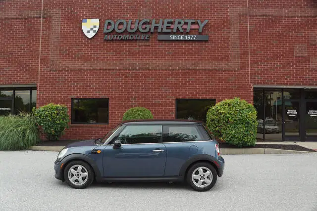 2011 MINI Cooper Base photo 4