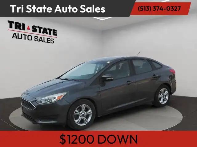 2017 Ford Focus Sedan SE's photo